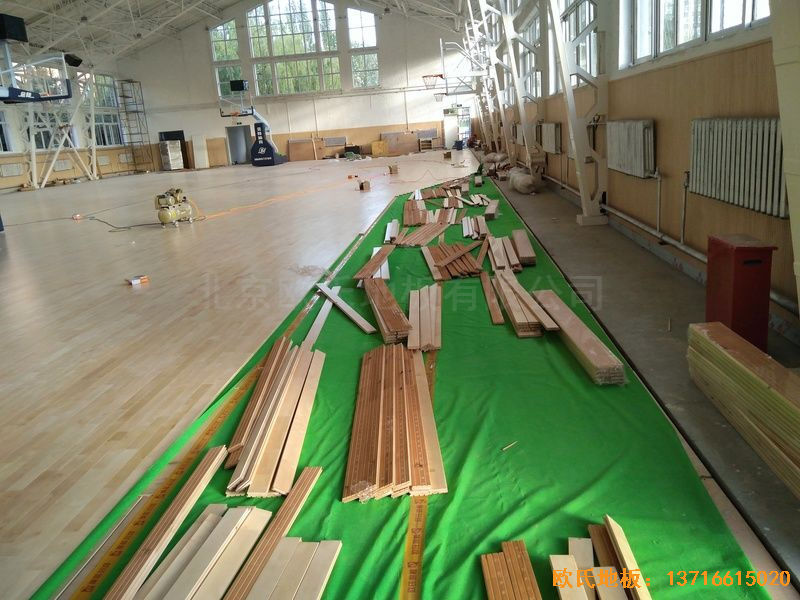 內(nèi)蒙古呼和浩特賽罕區(qū)師范大學(xué)體育學(xué)院訓(xùn)練館體育地板鋪設(shè)案例