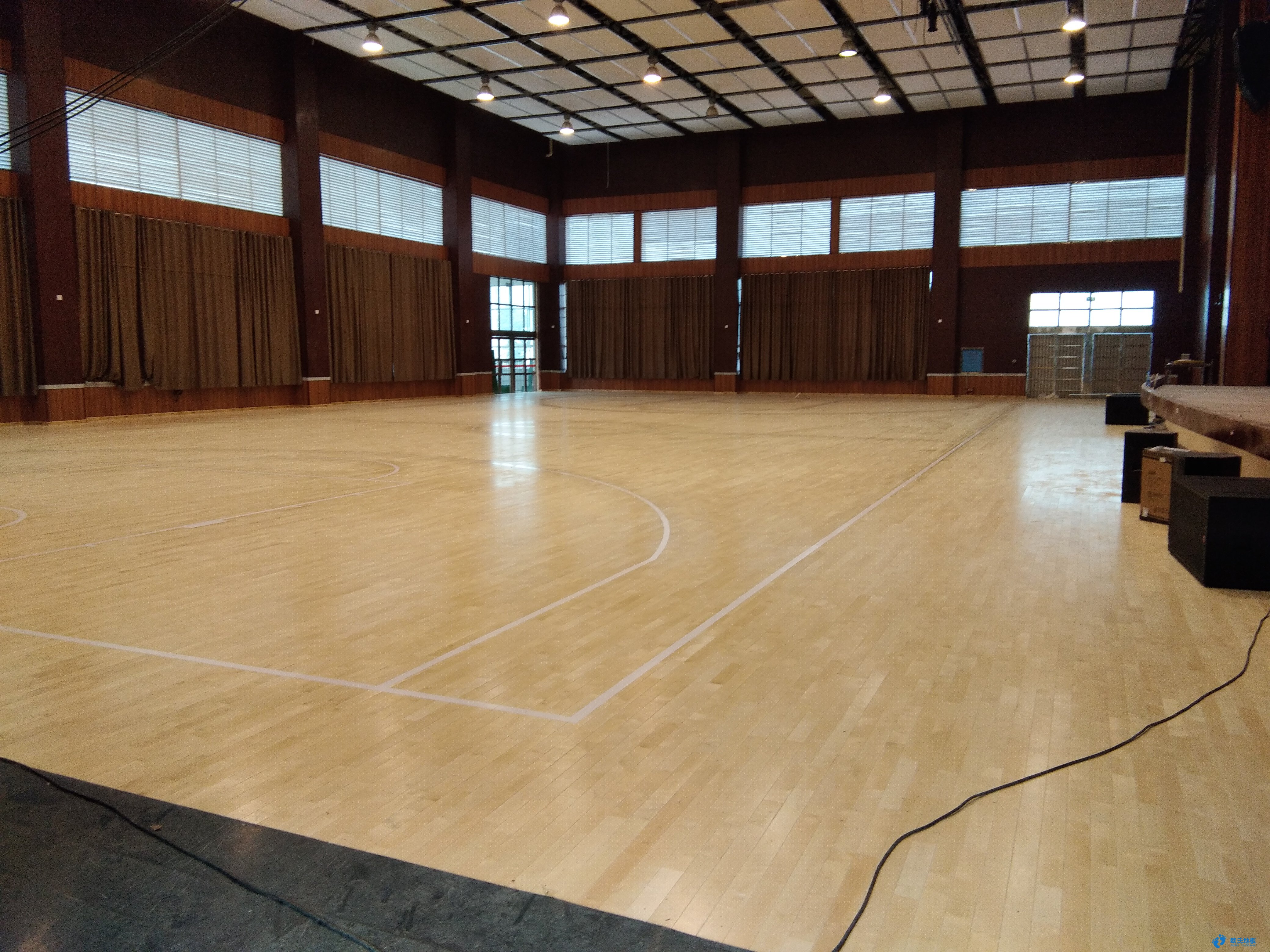 恩陽運(yùn)動(dòng)木地板哪家比較好