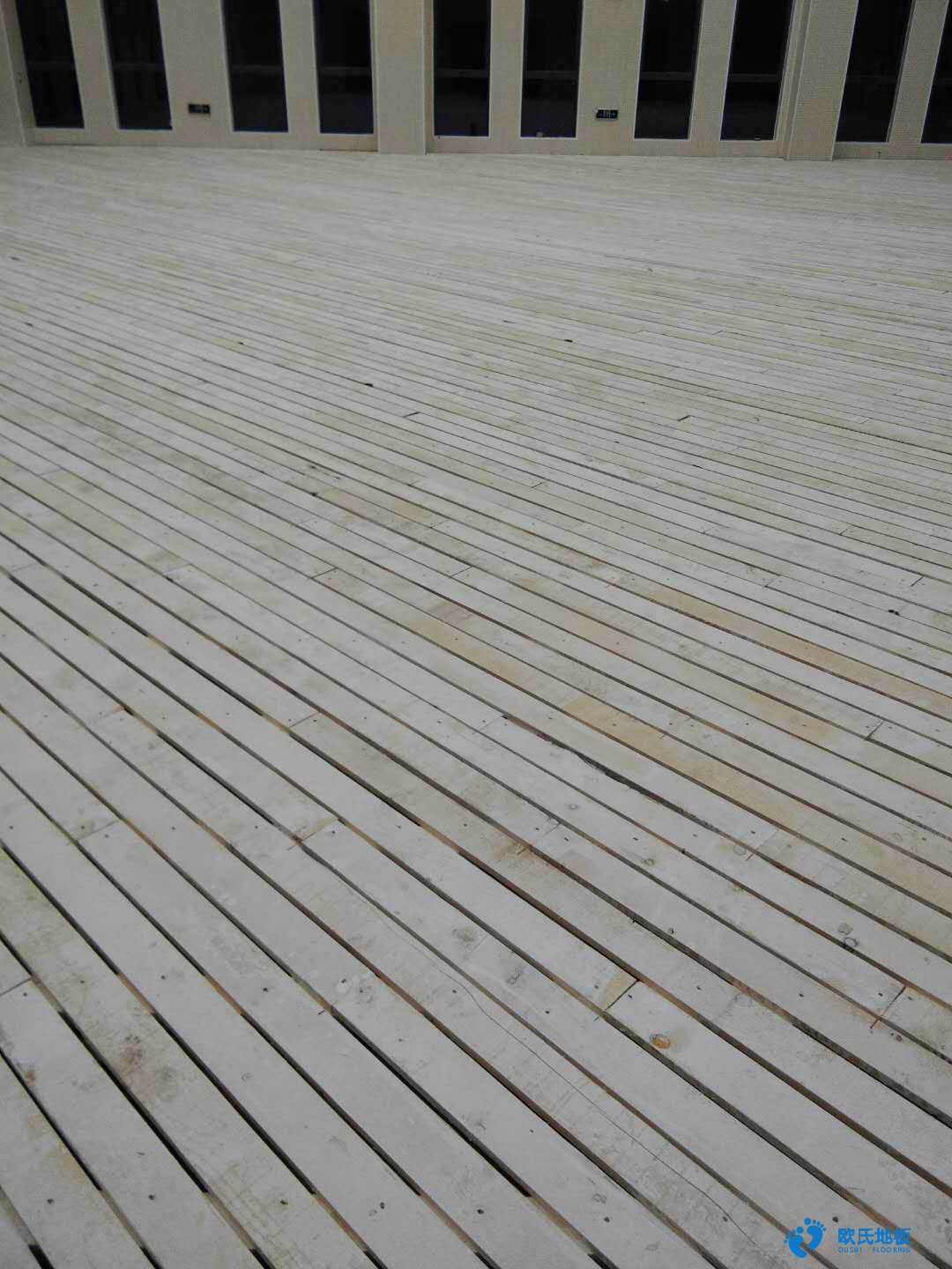 沈陽(yáng)體育館運(yùn)動(dòng)木地板翻新維護(hù)，歐氏運(yùn)動(dòng)木地板