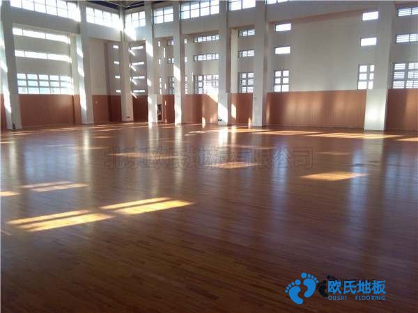 運(yùn)動場木地板廠家報價