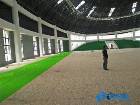 學?；@球場館地板優(yōu)點