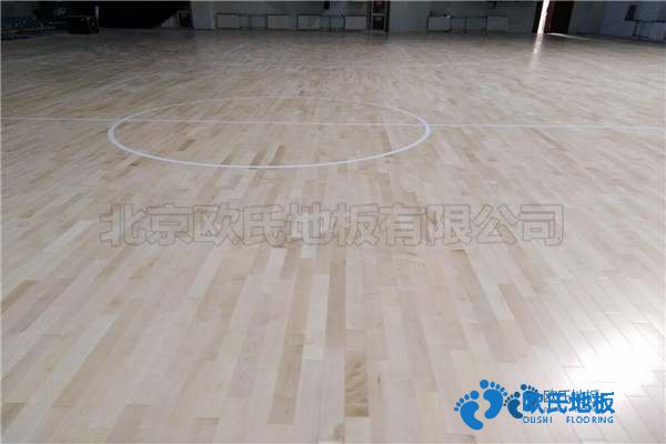 學(xué)校籃球場(chǎng)木地板防護(hù)