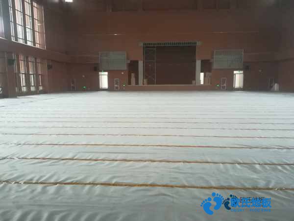 學?；@球場館木地板耐磨層