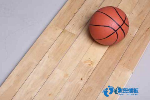 學(xué)?；@球地板有哪些好處