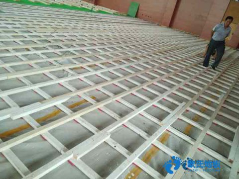 知名運(yùn)動籃球木地板施工流程