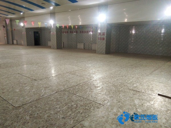 學(xué)?；@球場館地板含水率