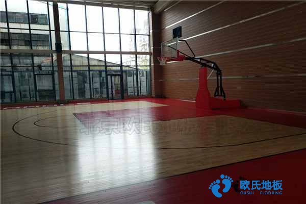 學(xué)?；@球場(chǎng)地地板能用多久