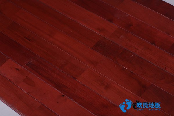 學(xué)?；@球地板特性