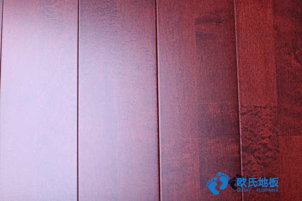 學(xué)?；@球地板用哪種好