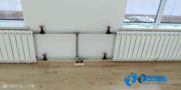 學?；@球場館地板用什么材料好