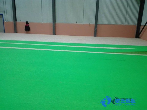 學(xué)?；@球場館地板翻新
