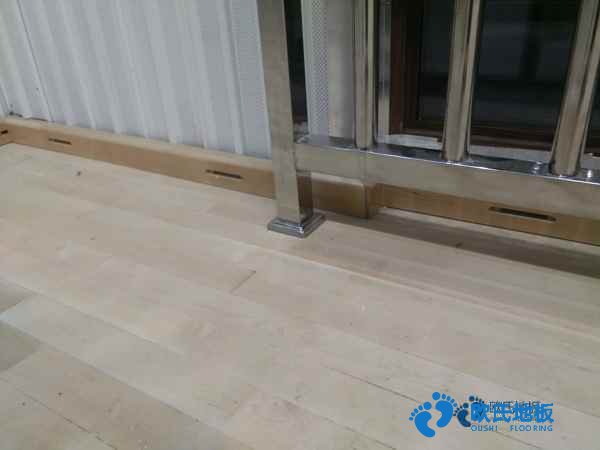 學?；@球場地木地板能用多久