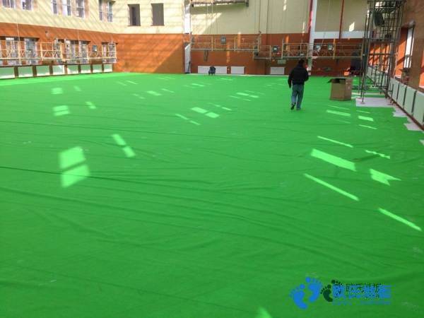 學(xué)?；@球場館地板如何拆