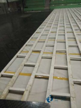 較好的籃球運(yùn)動木地板用什么時候鋪