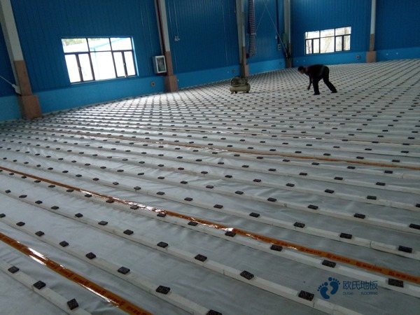 用什么運(yùn)動木地板防潮層