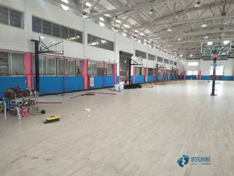 用什么運(yùn)動(dòng)木地板抗壓