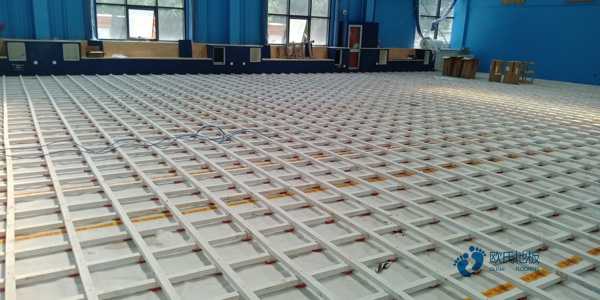 25厚籃球運(yùn)動(dòng)木地板清潔保養(yǎng)