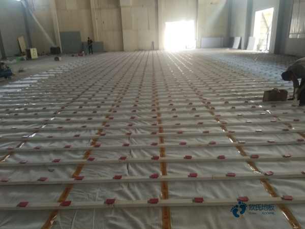 常見(jiàn)的籃球木地板的排名2