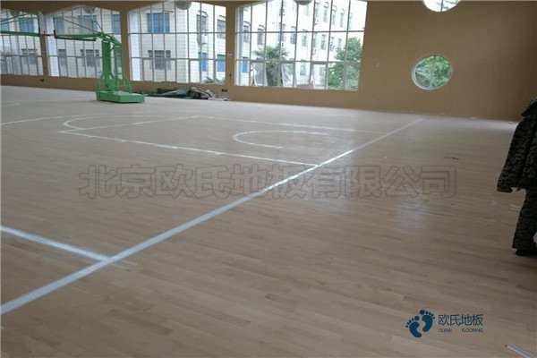 學(xué)?；@球場館木地板購買注意事項3