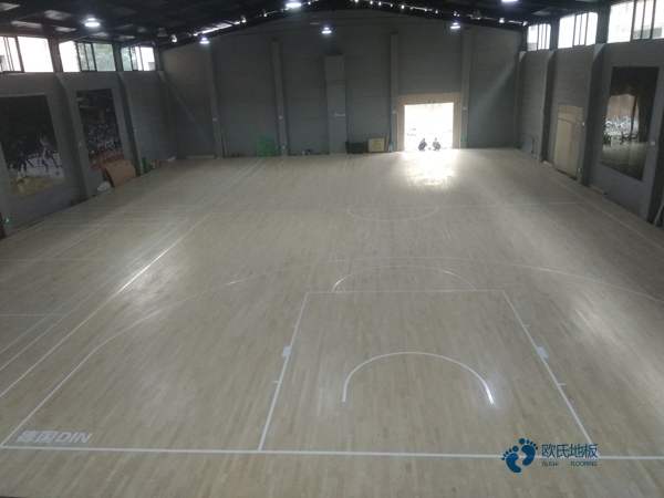 質(zhì)量好運(yùn)動(dòng)場地木地板施工隊(duì)2